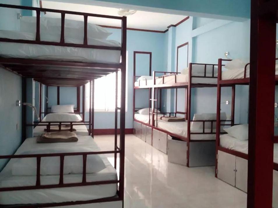 Lucky Backpacker Hostel Viêng Chăn Ngoại thất bức ảnh