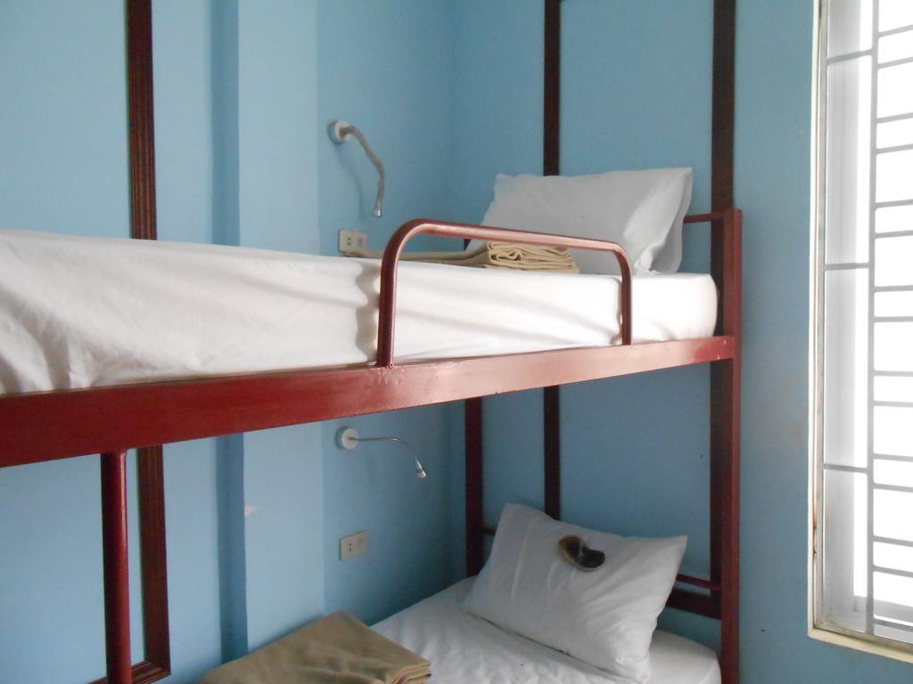 Lucky Backpacker Hostel Viêng Chăn Phòng bức ảnh