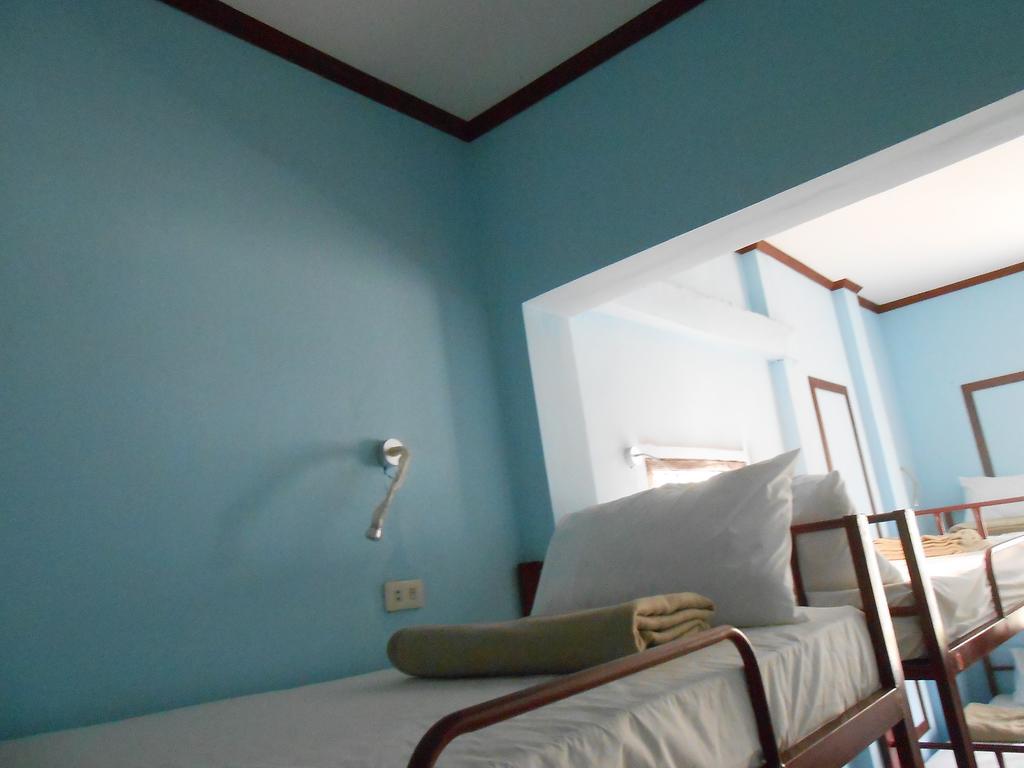 Lucky Backpacker Hostel Viêng Chăn Ngoại thất bức ảnh