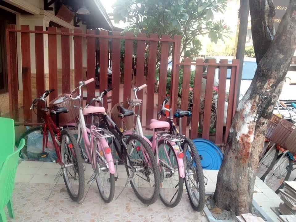 Lucky Backpacker Hostel Viêng Chăn Ngoại thất bức ảnh